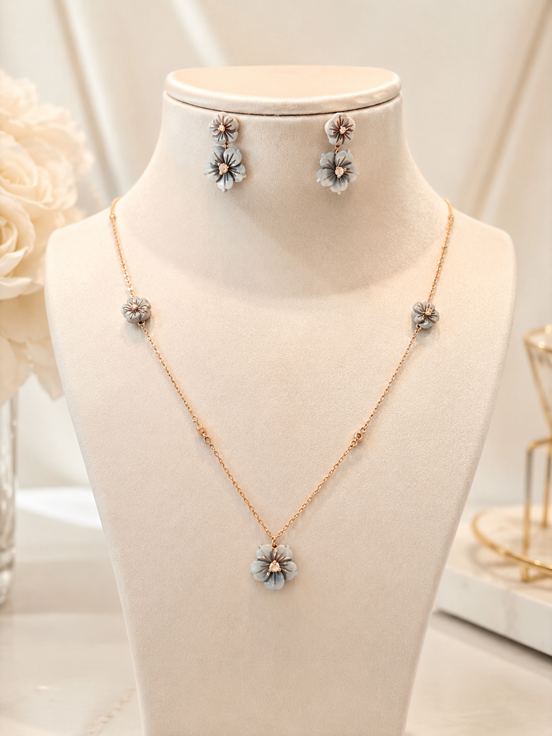 Bloom Necklace Set