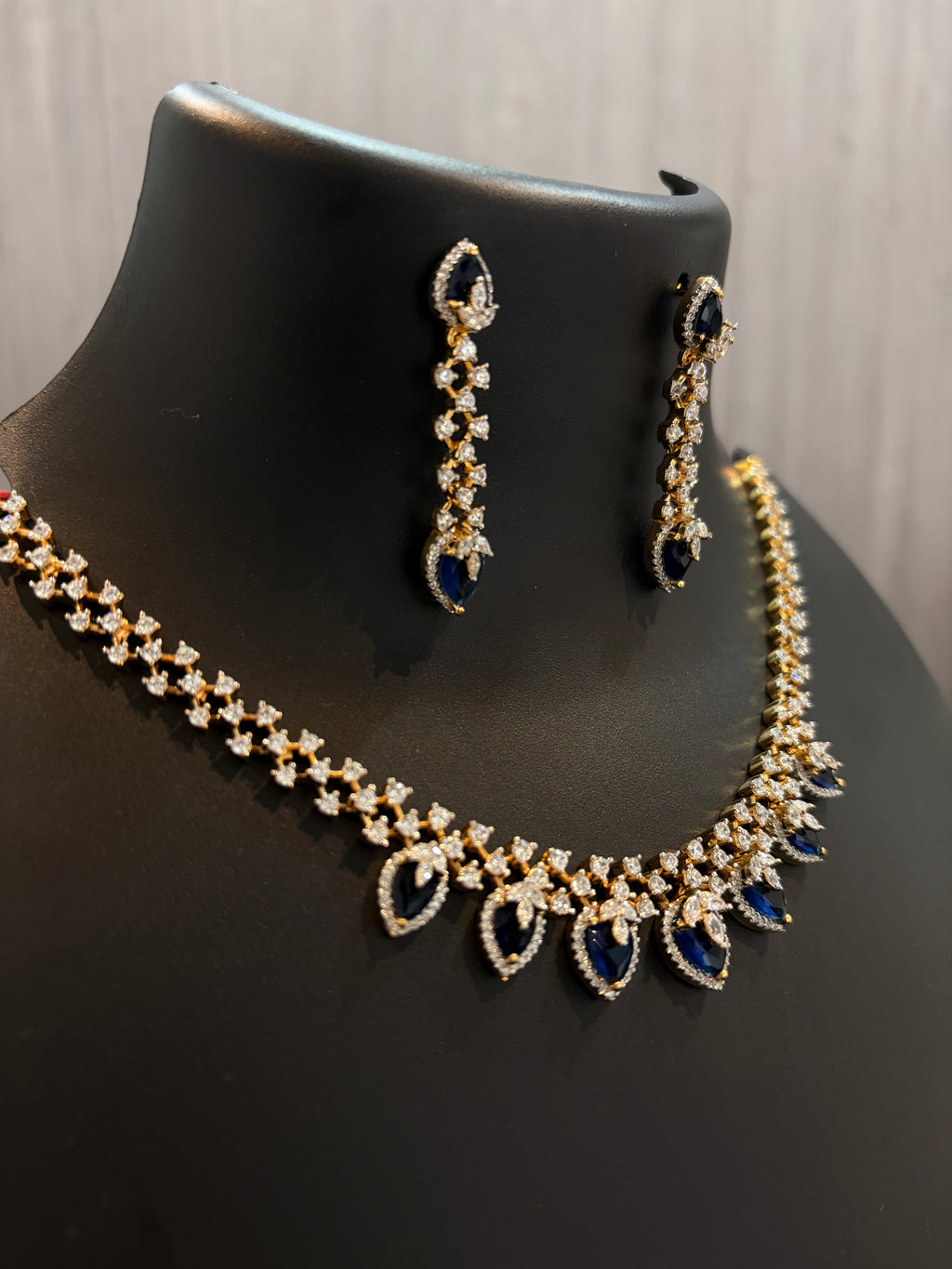 Blue Ember Necklace Set