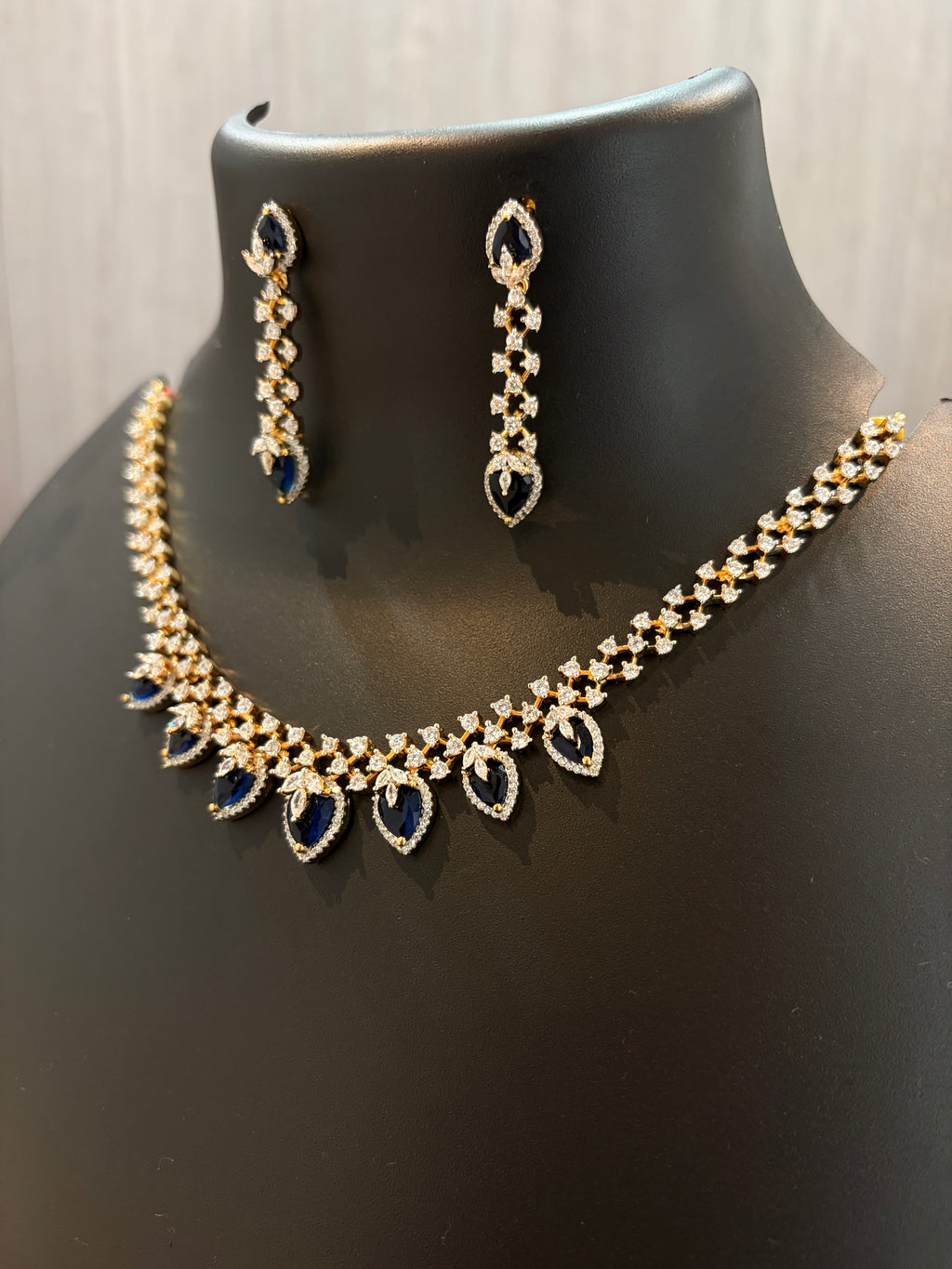 Blue Ember Necklace Set