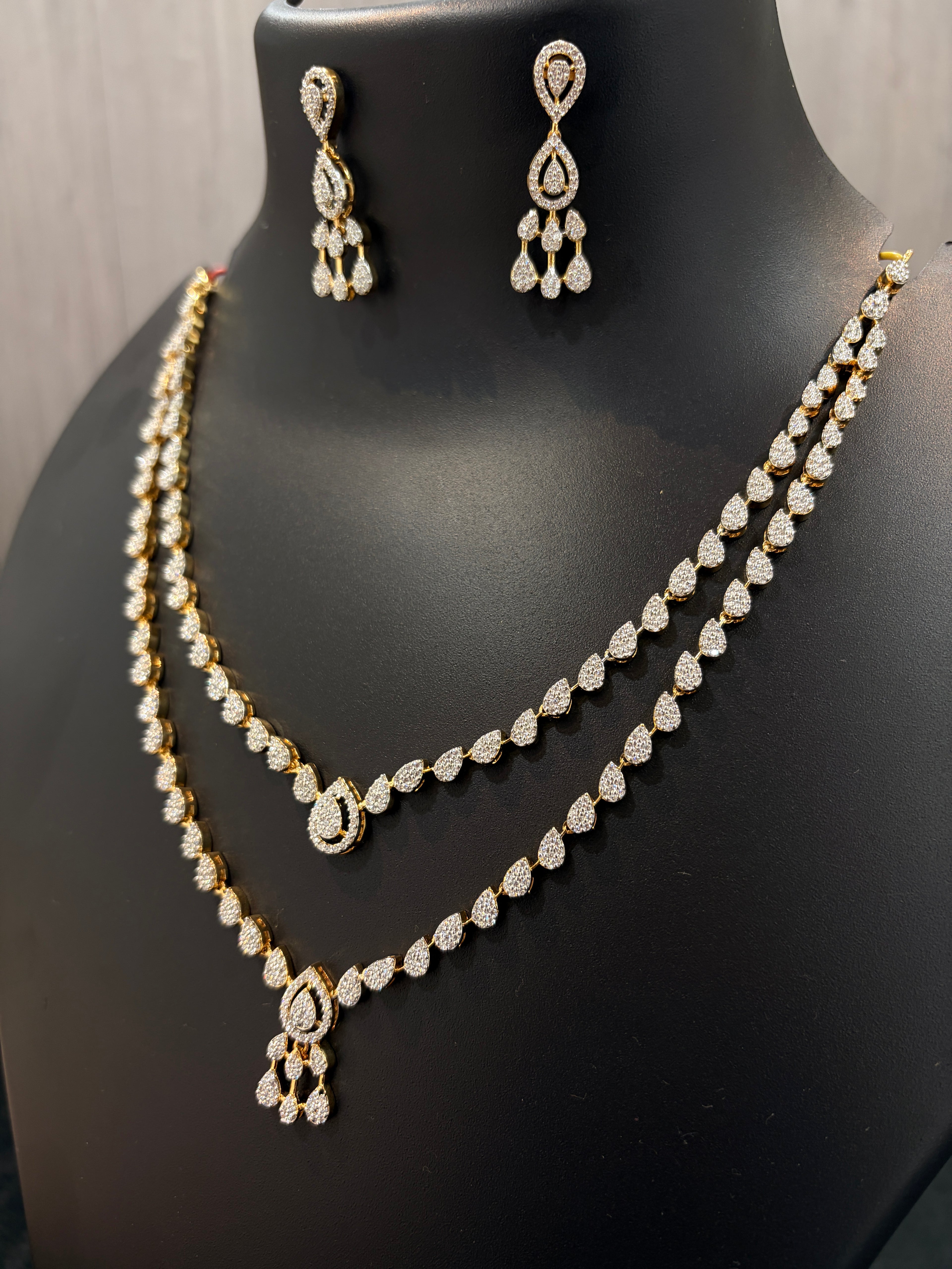 Royal Teardrop Necklace Set