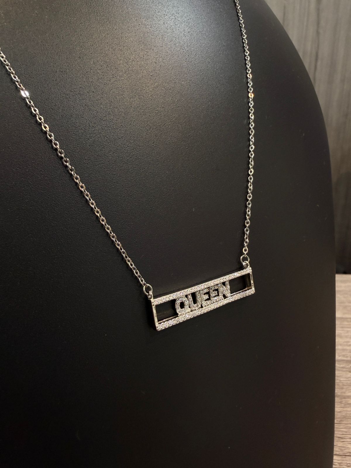 Queen Necklace