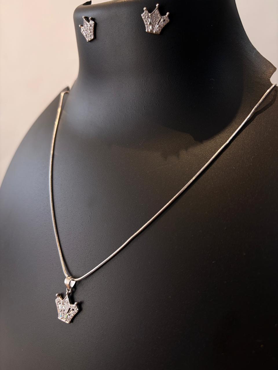 Stella Crown Necklace Set