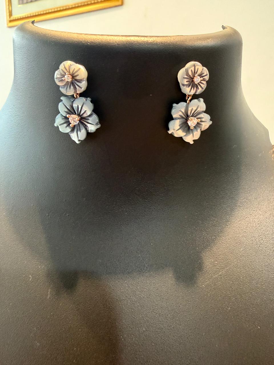 Bloom Necklace Set